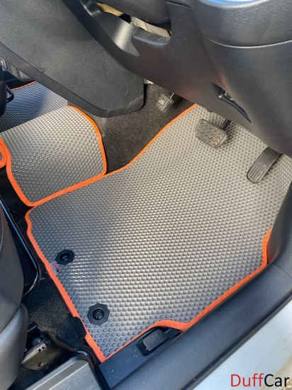 Автомобильные коврики Toyota Sienta правый руль  (2015 - 2018)